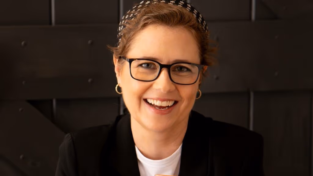 Atriz Jenna Fischer desabafa sobre vitória contra o câncer de mama