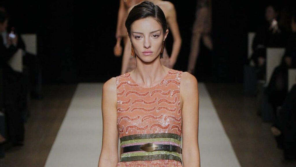 Modelo Lucy Markovic morre após grave diagnóstico