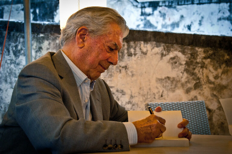 Mario Vargas Llosa, um escritor que sobreviveu ao engajamento