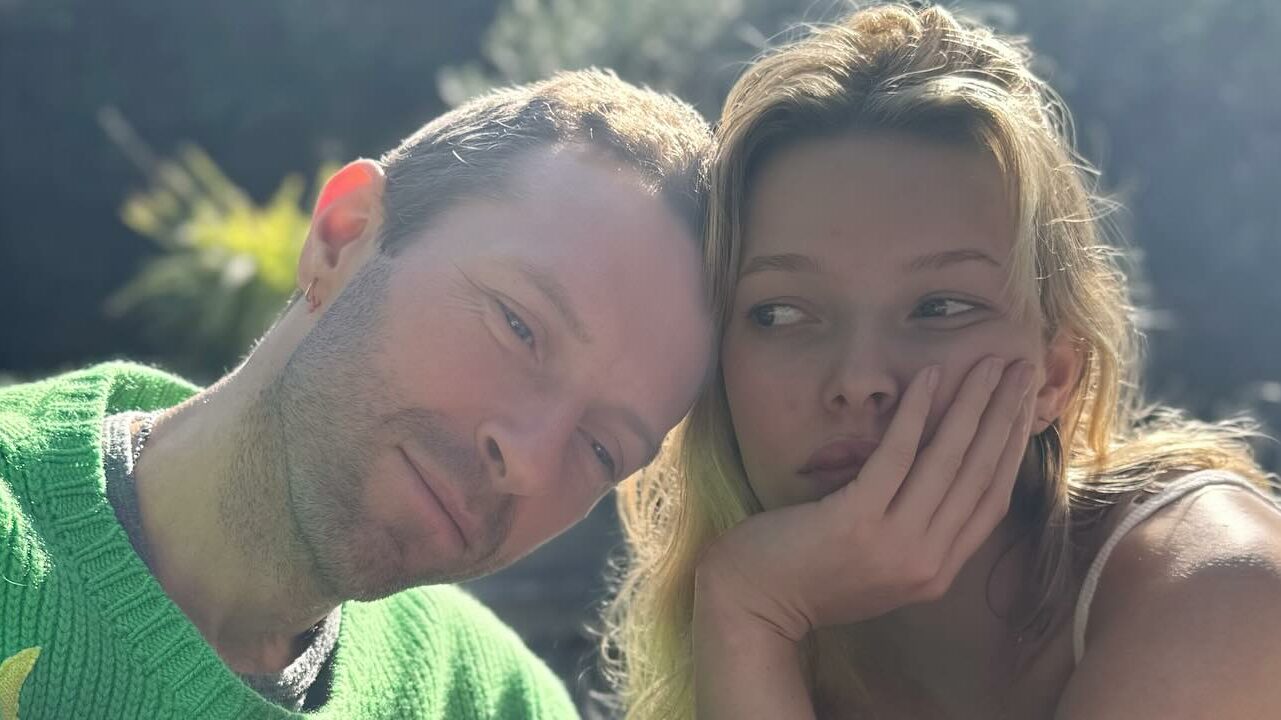 Filha de Chris Martin revela motivo de optar por vida discreta