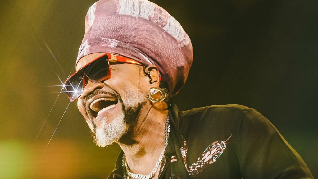 Carlinhos Brown lamenta a morte de amiga
