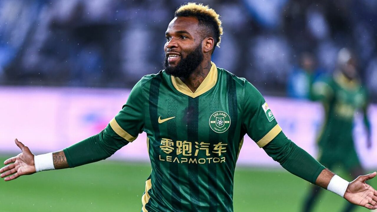 Jogador de seleção morre ao cair do 11º andar de prédio