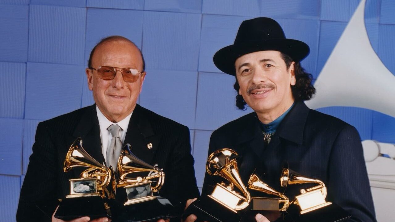 Guitarrista Carlos Santana é hospitalizado no Texas