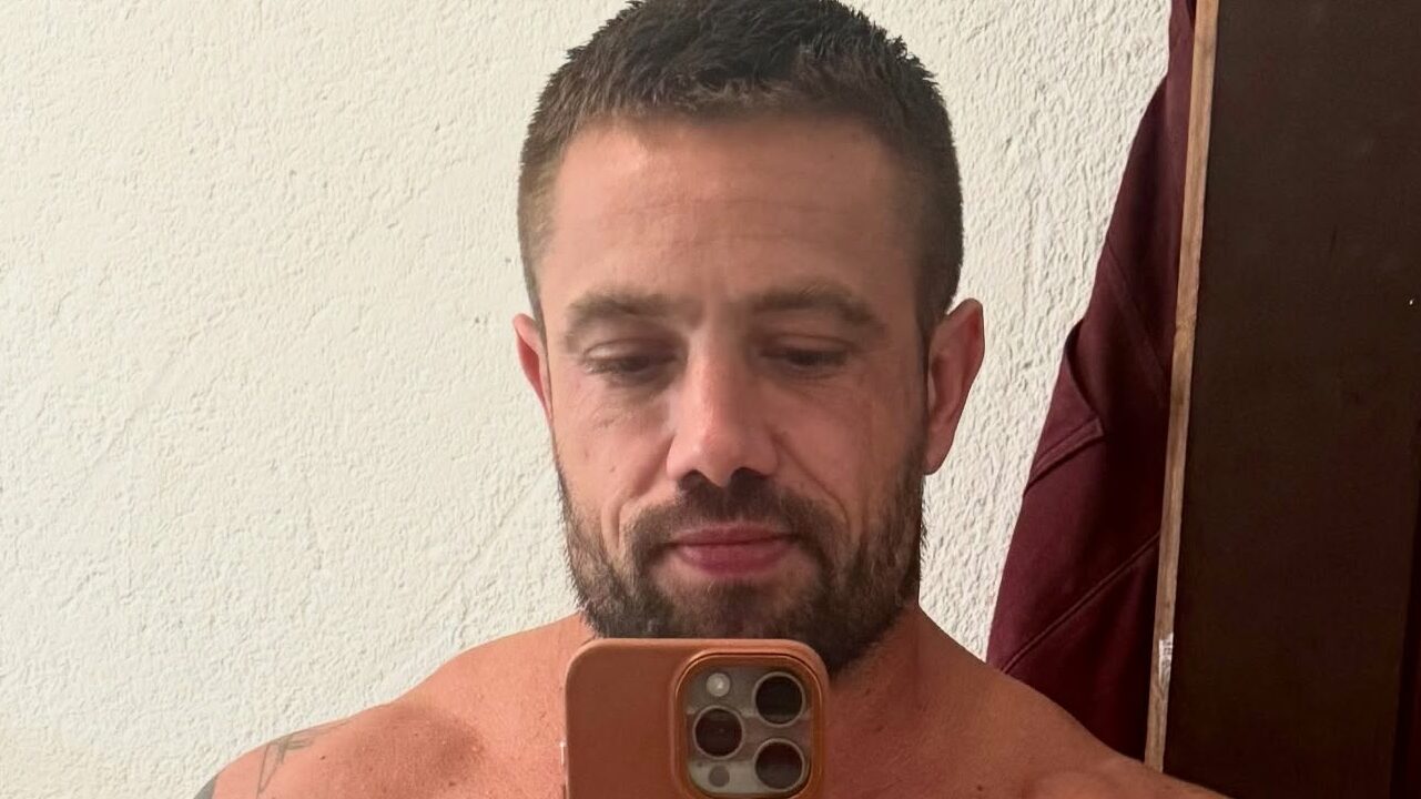 Rafael Cardoso revela trajetória e detona saída da Globo