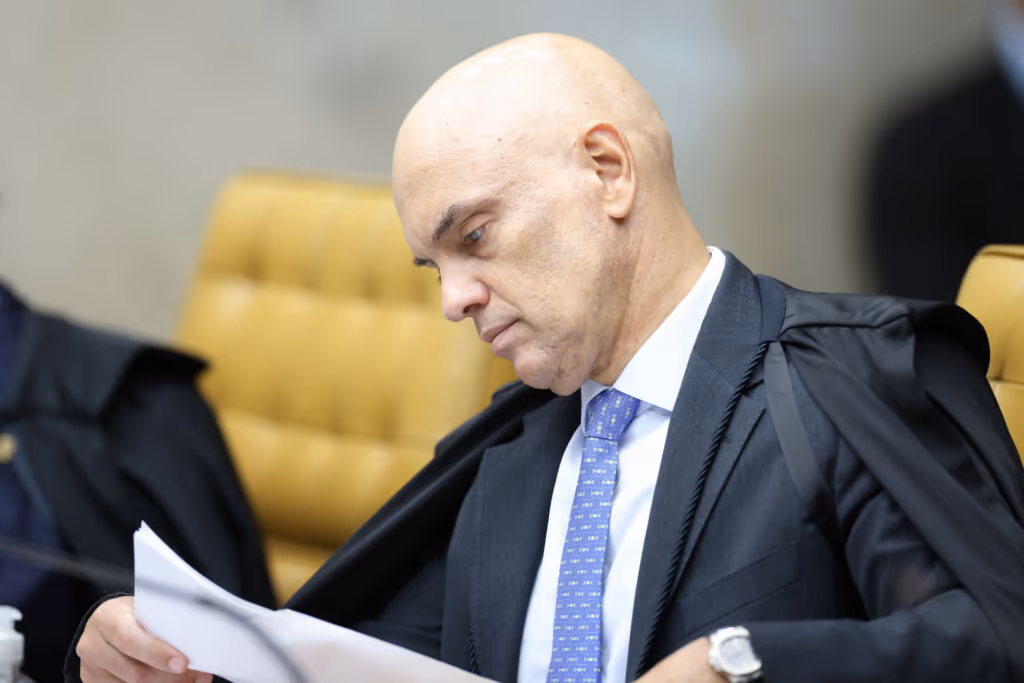 Moraes abre inquérito sobre atuação de Eduardo Bolsonaro nos EUA