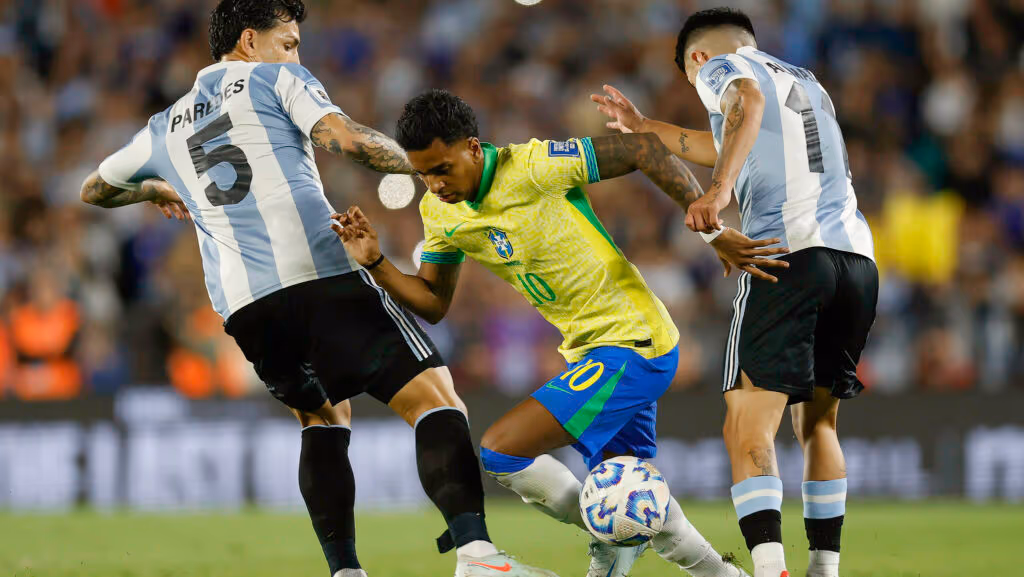 Rodolfo Borges na Crusoé: Paraíso perdido na seleção