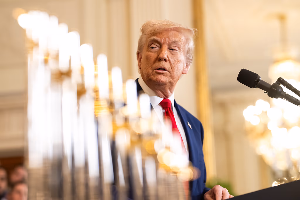 Crusoé: Aprovação de Trump em queda