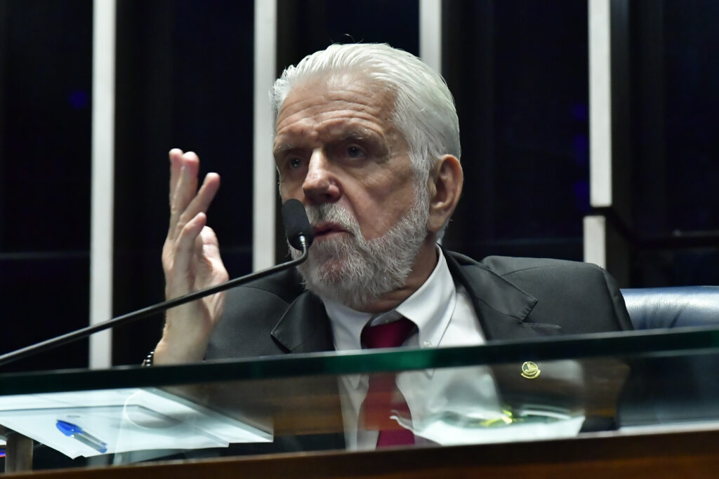 O pessimismo do líder do governo do PT no Senado em relação ao tarifaço de Trump