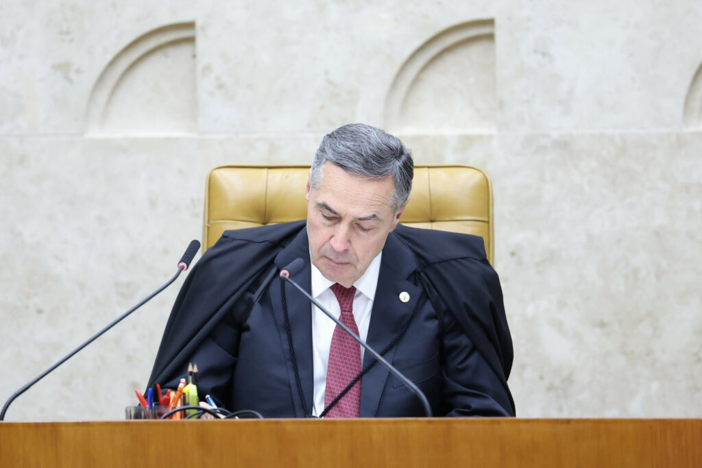 STF derruba voto de Barroso para autorizar enfermeiros a auxiliar em aborto