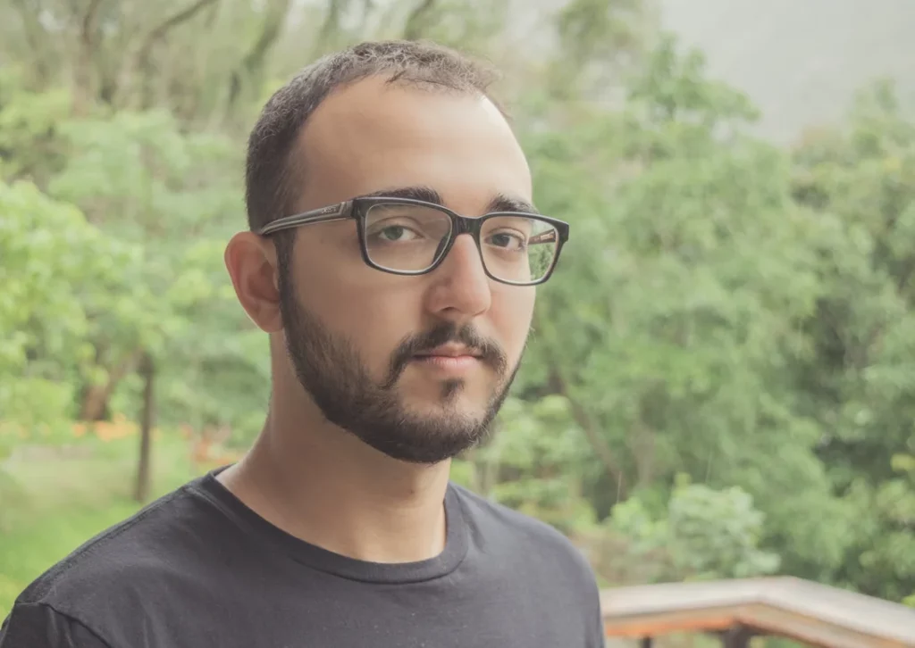 Raphael Montes, roteirista ‘Beleza Fatal’, estará na Feira do Livro de São Paulo