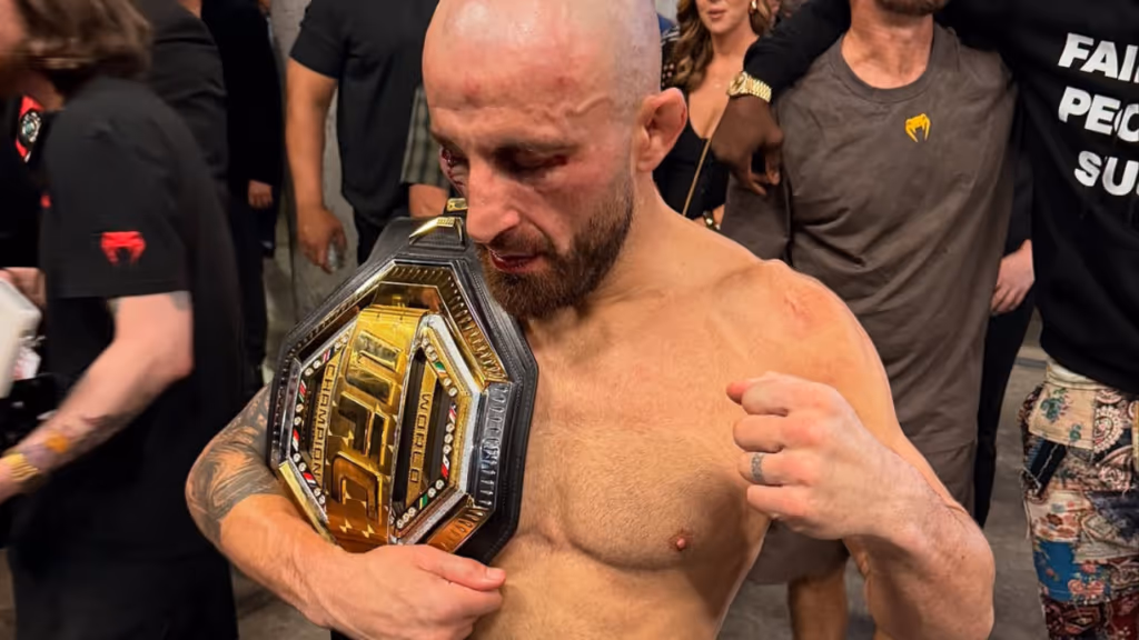 Alexander Volkanovski derrota brasileiro e leva cinturão do UFC