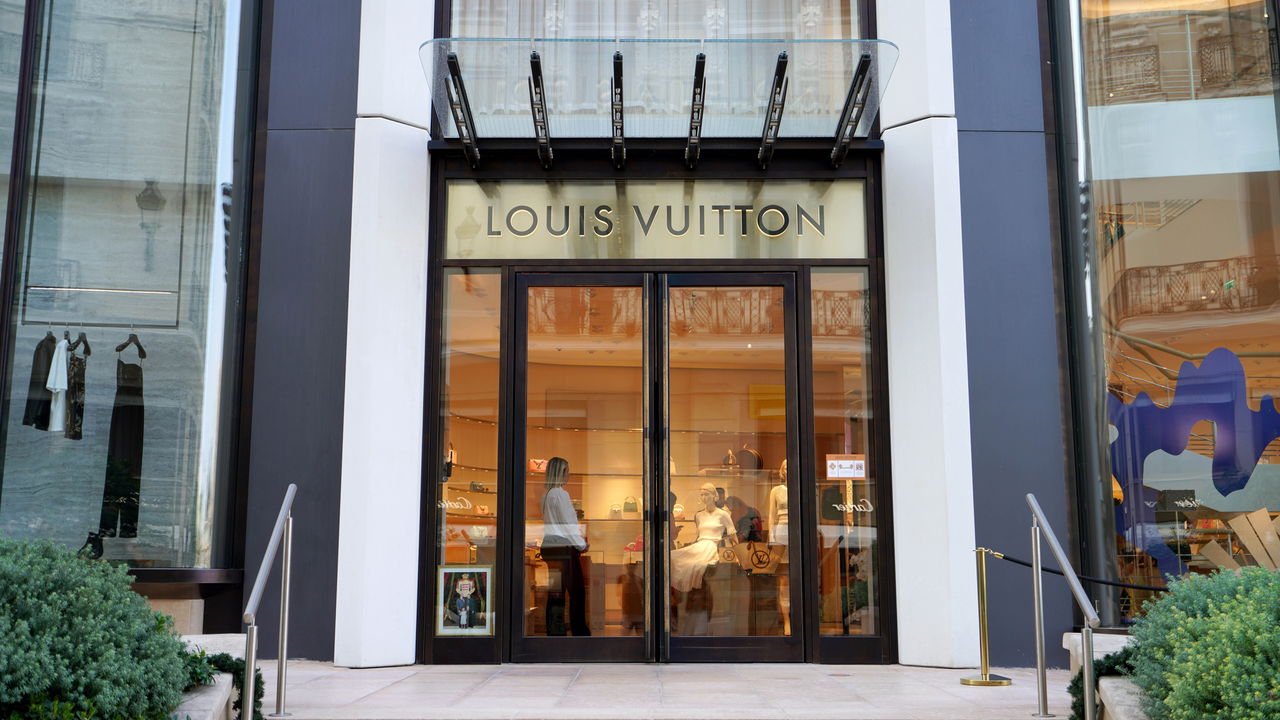 Dono da Louis Vuitton perde mais de 11 bilhões em um dia