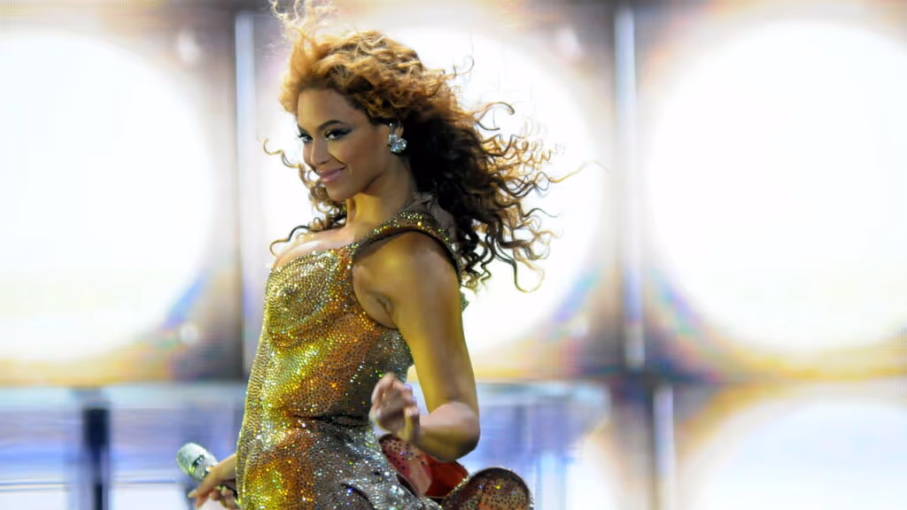 Beyoncé começa turnê com espetáculo grandioso