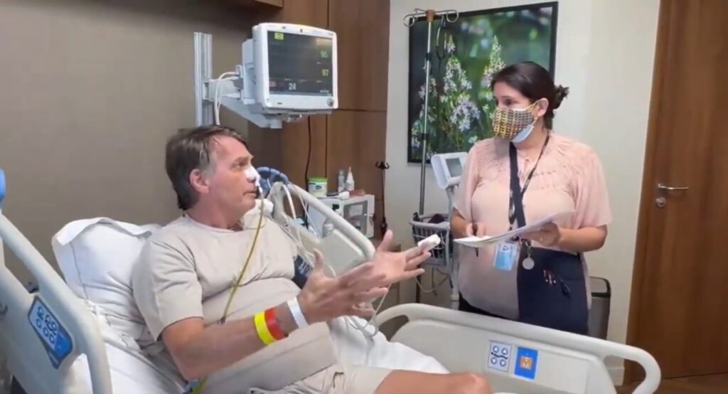 Bolsonaro tem piora clínica, diz boletim médico