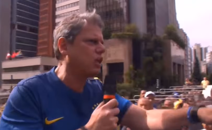 Tarcísio: “Eu vi o presidente preocupado com as pessoas na pandemia”