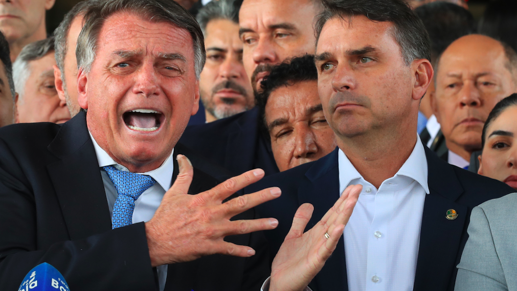 Flávio descarta entrevistas com Bolsonaro: “Me parece uma pegadinha”