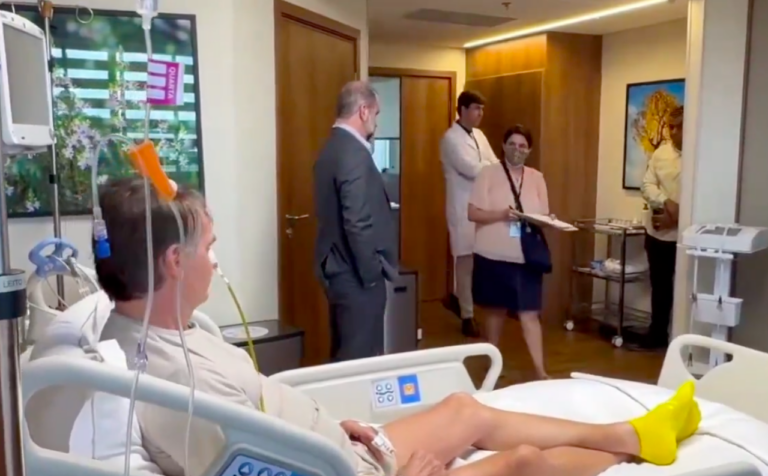 Surreal: Bolsonaro transformou UTI em divã de psicanálise