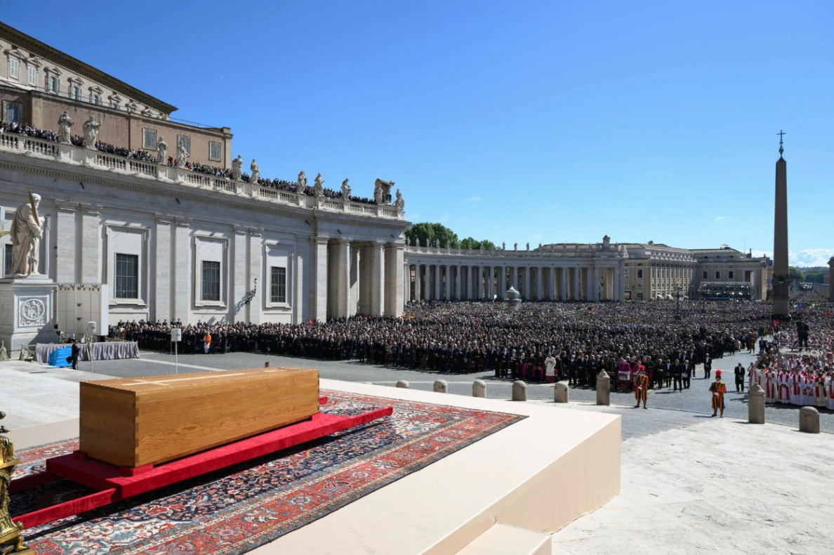 Líderes mundiais se reúnem no Vaticano para funeral do papa Francisco