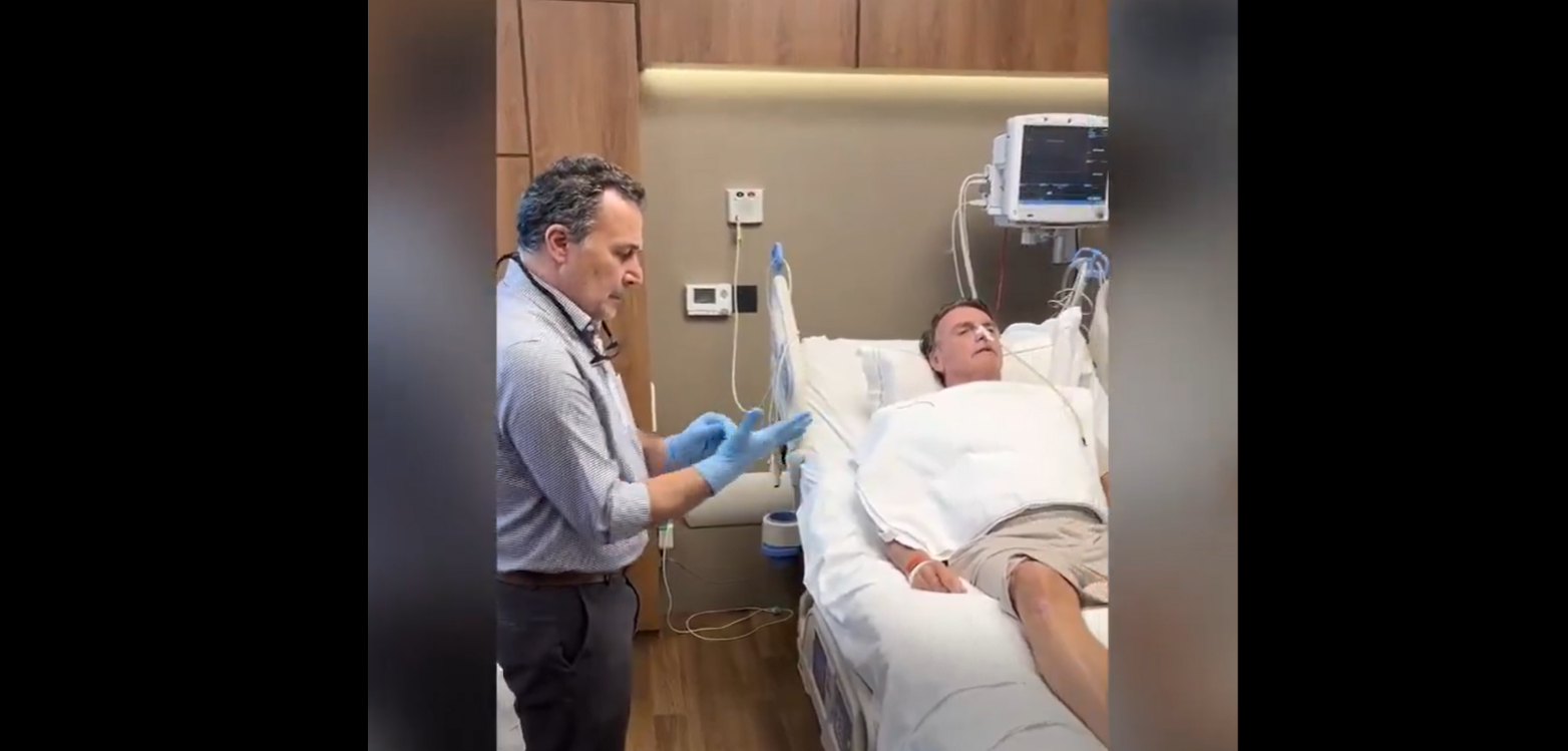 Bolsonaro divulga vídeo de retirada de sonda nasogástrica