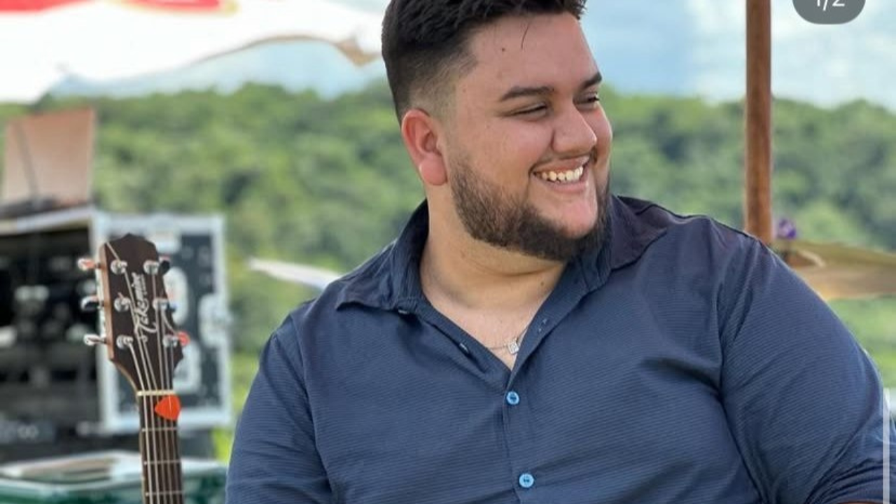 Cantor sertanejo morre aos 23 anos vítima de acidente de carro