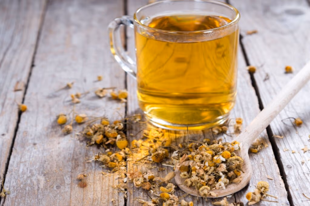 5 receitas de chá de boldo para melhorar a digestão