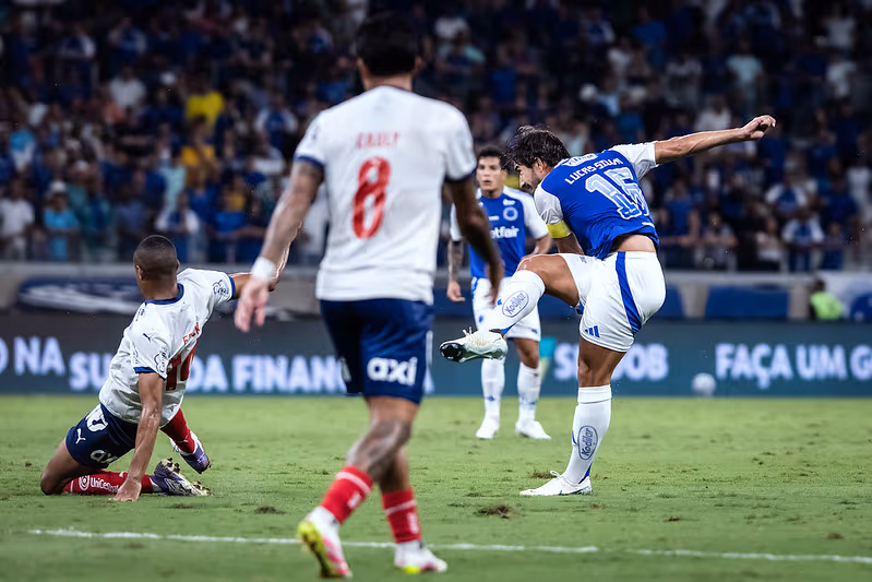 Cruzeiro goleia o Bahia com Dudu e Gabigol no banco