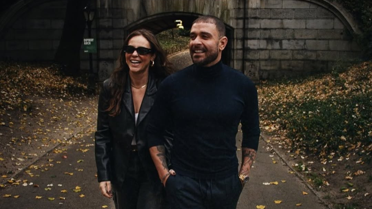 Diogo Nogueira homenageia Paolla Oliveira em aniversário