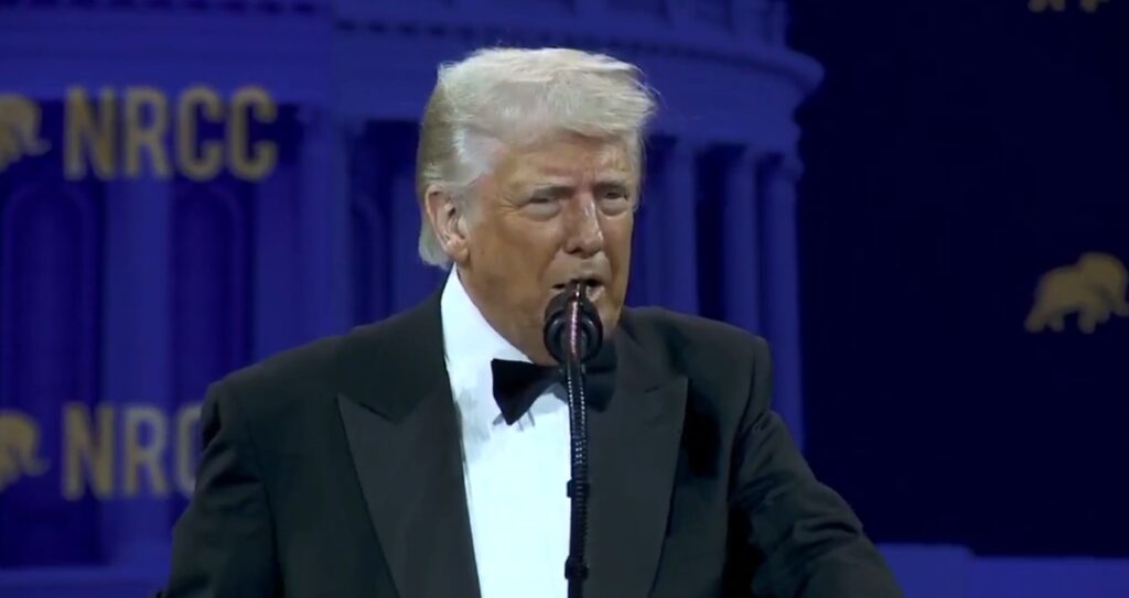 Os países estão ‘puxando o meu saco’ para fechar um acordo, diz Trump