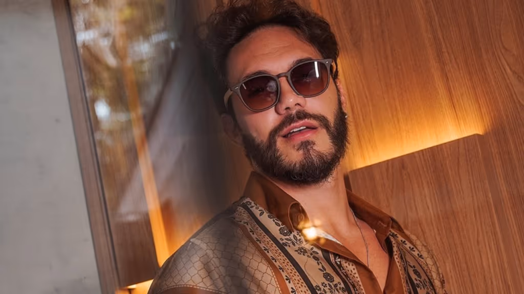 Eliezer surpreende com antes e depois do próprio corpo