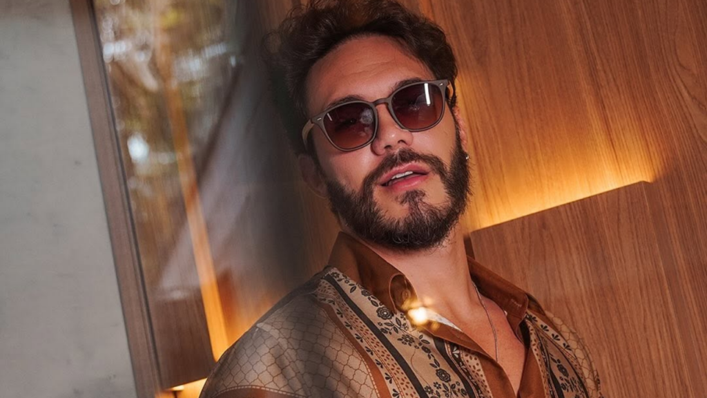 Eliezer surpreende com antes e depois do próprio corpo