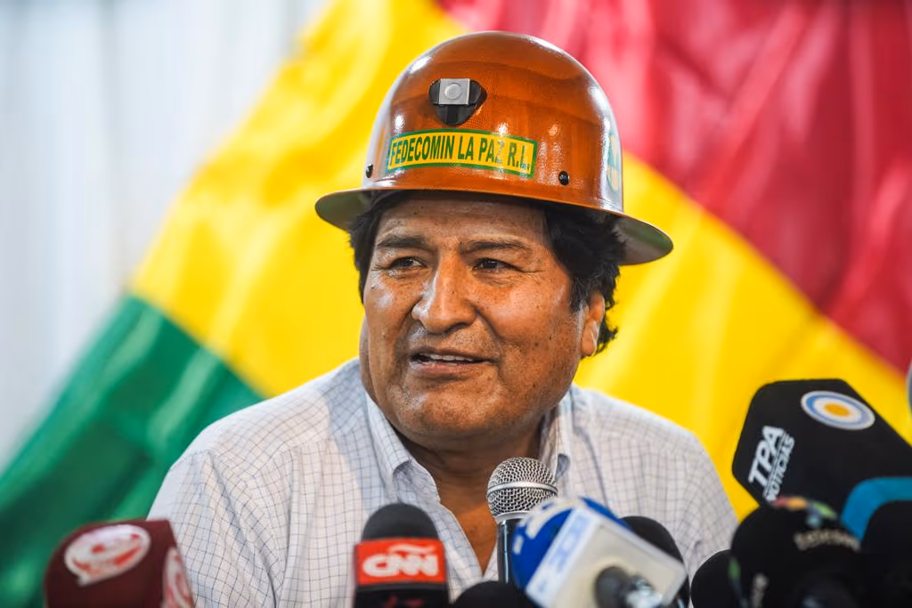 Crusoé: Justiça boliviana anula ordem de captura contra Evo Morales