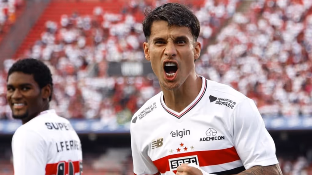 São Paulo vence o Santos no clássico pelo Brasileirão