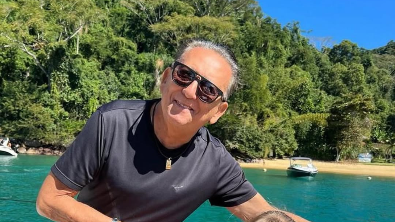 Galvão Bueno diz ser “um crime” camisa vermelha na Seleção