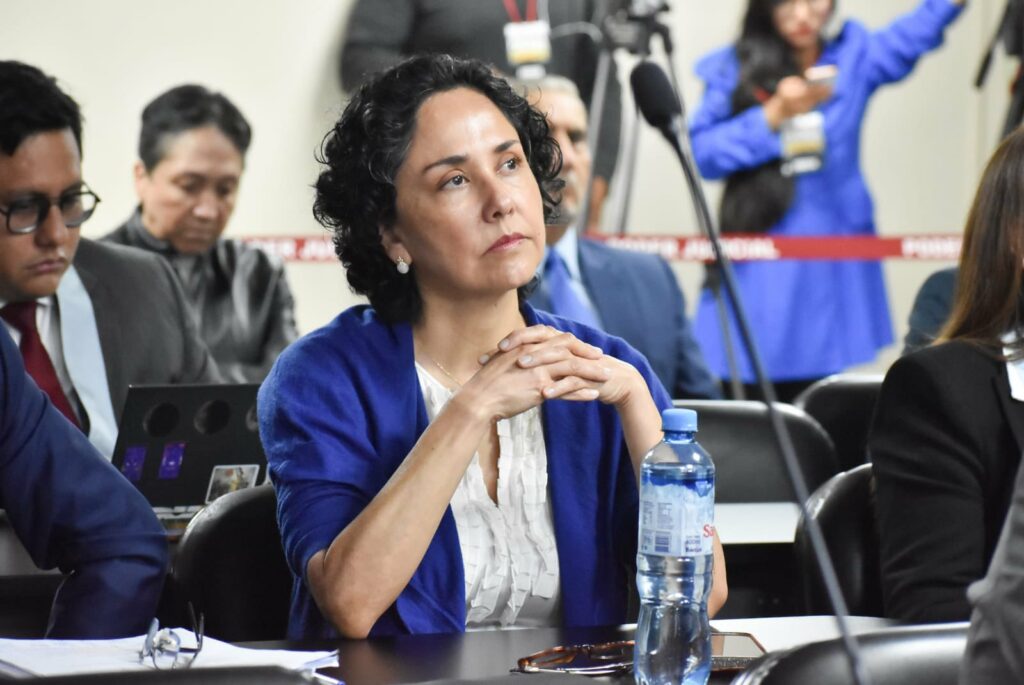 Mulher de ex-presidente do Peru condenado se refugia na embaixada brasileira