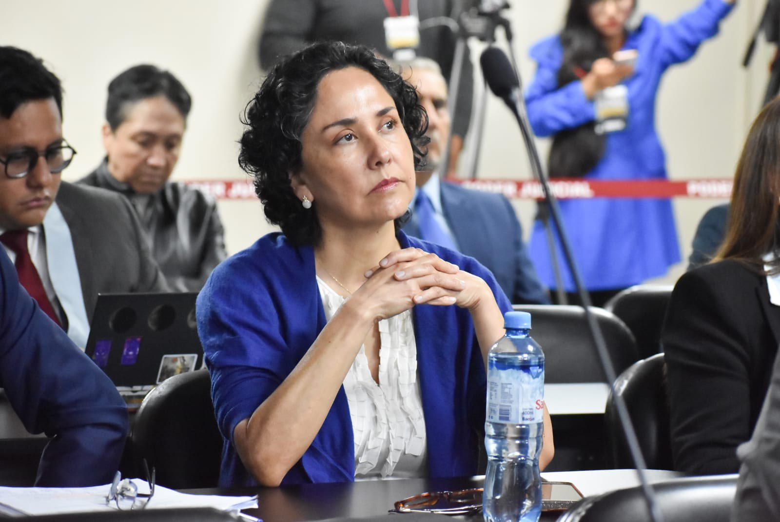 Mulher de ex-presidente do Peru condenado se refugia na embaixada brasileira