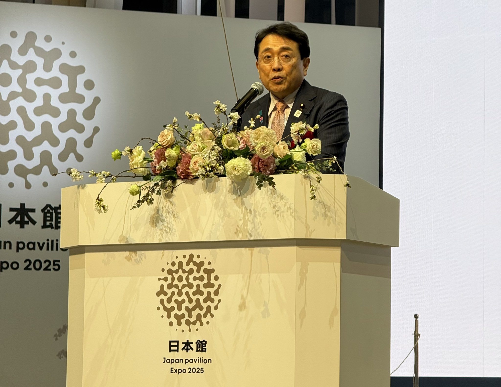 O primeiro país a negociar tarifas com Trump