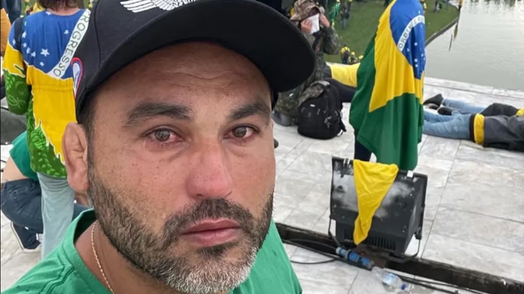 PGR pede prisão de primo de Carluxo