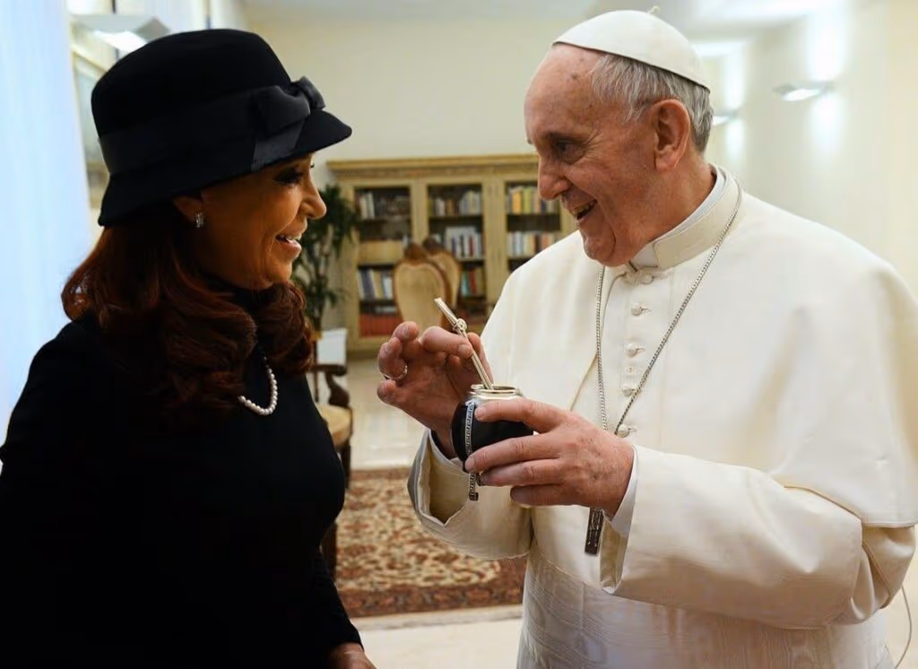 Crusoé: “Rosto de uma Igreja mais humana”, diz Cristina sobre papa Francisco