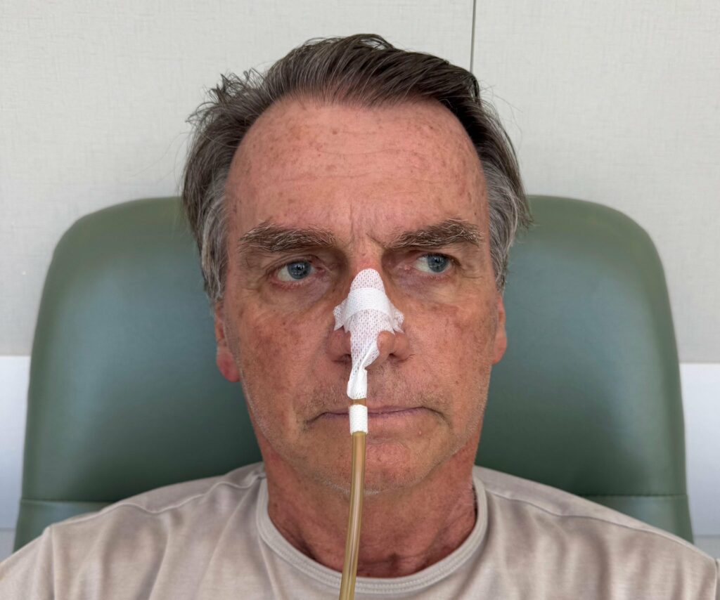 Bolsonaro atualiza próprio estado de saúde
