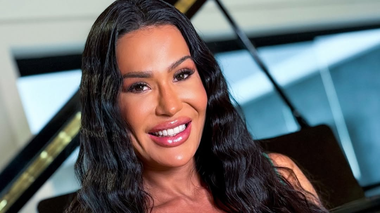 Bomba! UFRJ diz que Gracyanne Barbosa nunca se formou em direito