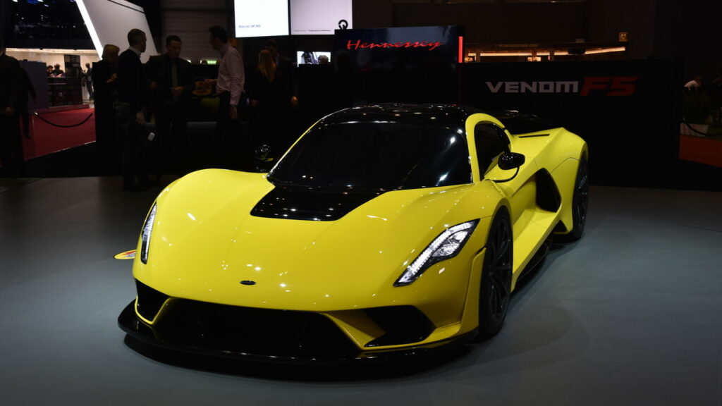Hennessey lança motor de 2.059 cv no pacote mais potente do mundo
