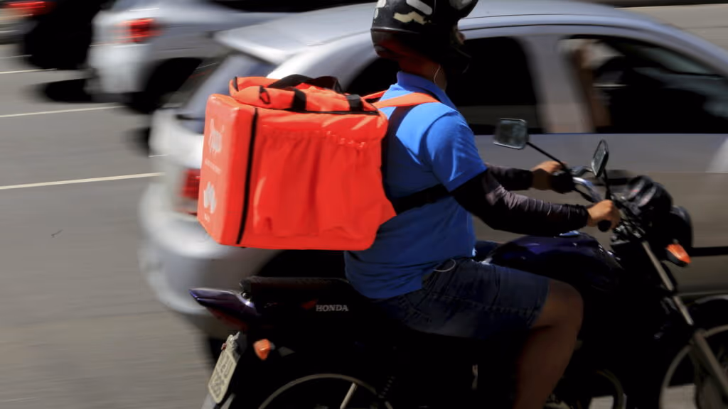 O plano do iFood para revolucionar as ruas do Brasil com motos elétricas