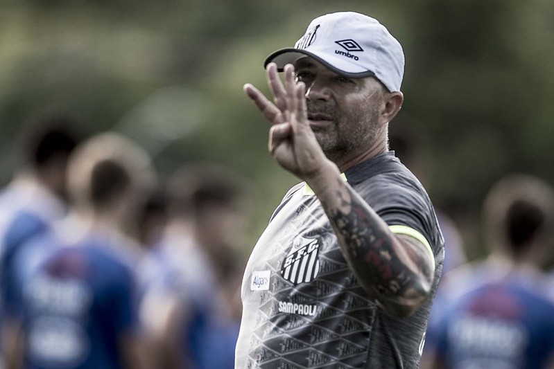 Jorge Sampaoli esfria negociação e não deve assumir o Santos