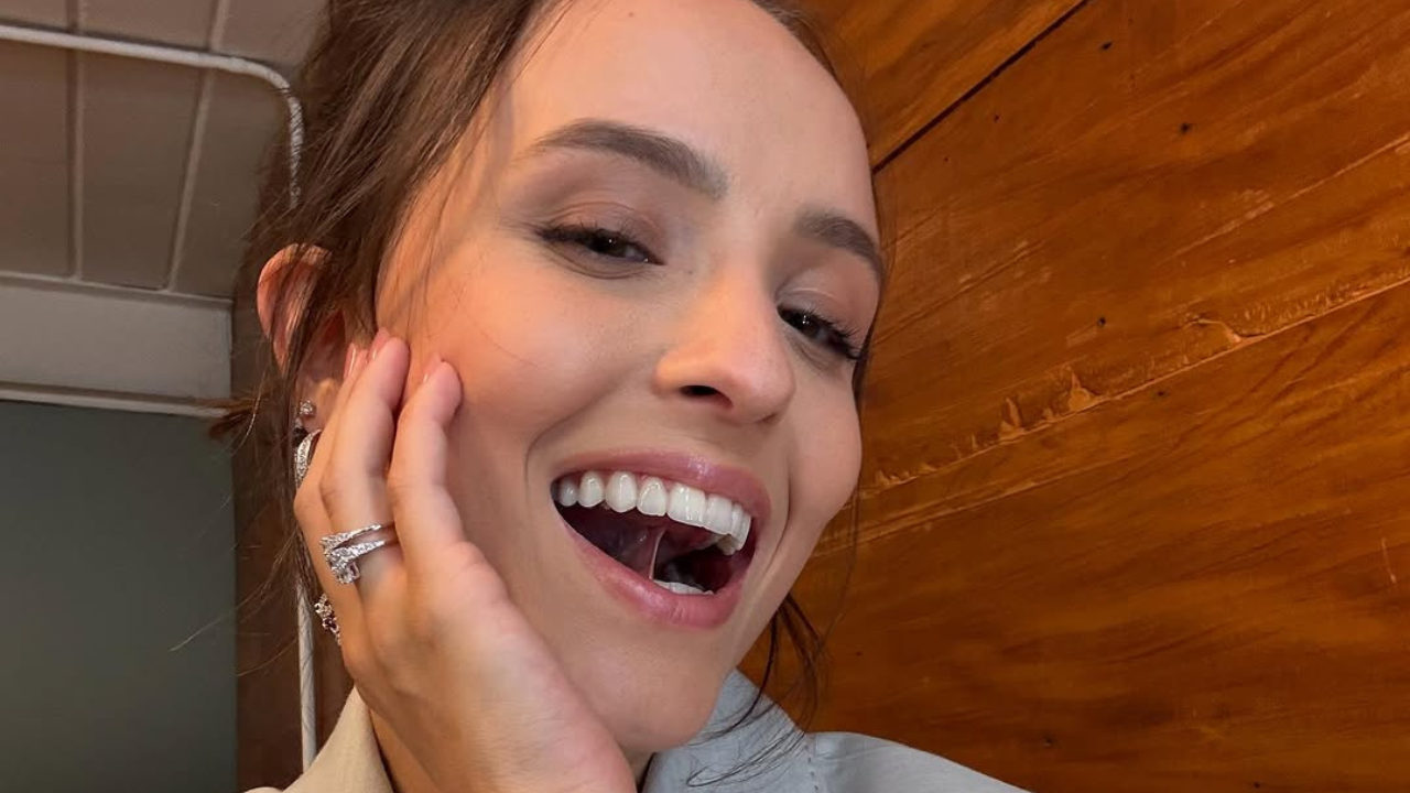 Larissa Manoela alerta após passar susto com pet