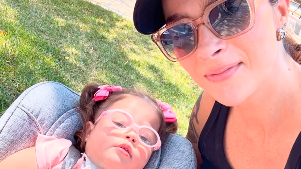 Letícia Cazarré atualiza estado de saúde da filha