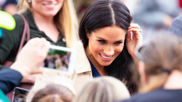 Meghan Markle comemora sucesso de projeto inusitado