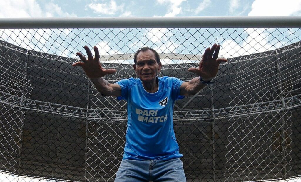 Morre aos 88 anos o ex-goleiro Manga, ídolo do Botafogo e da Seleção