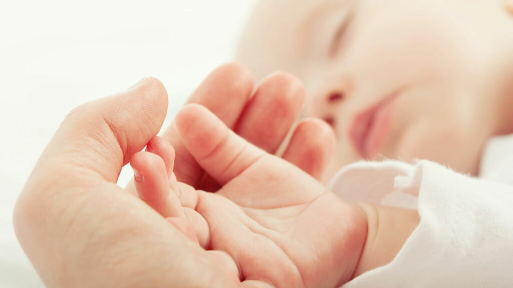 Nasce o primeiro bebê em fertilização in vitro feito por Inteligência Artificial