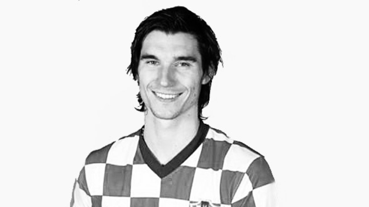 Ex-jogador da seleção morre aos 39 anos em acidente de carro