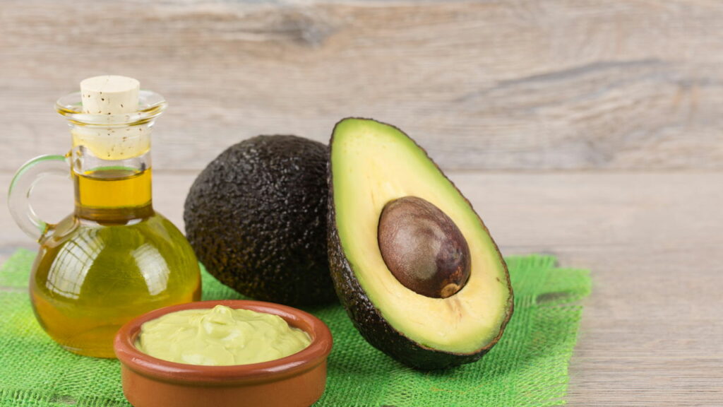 O abacate conta com gorduras boas essenciais para o bom funcionamento do organismo - Créditos: depositphotos.com / Andrelix